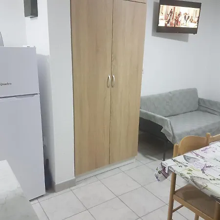 Dass * באניה לוקה